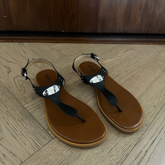 Michael Kors brown and black sandal - Picture 4 of 4